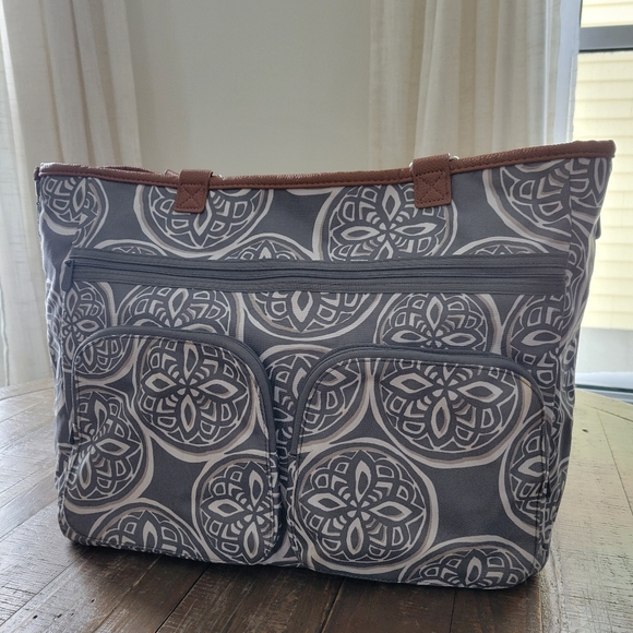 Thirty One Large Double Take Tote Grey Reversible Woodblock & Quilted Diamond - Picture 10 of 10